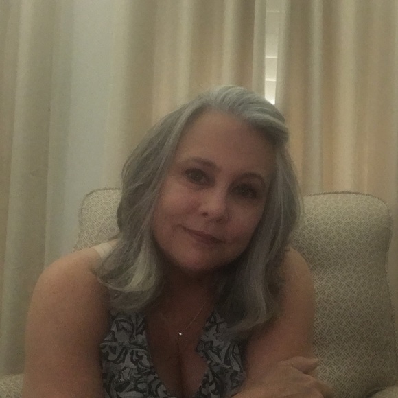 Meet your Posher, Leslie - Picture 1 of 1